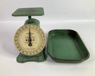 Universal Kitchen Scale and Metal Pan