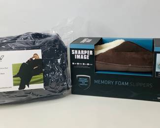 Winthome Wearable Blanket & Slippers