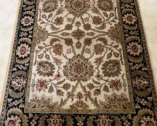 4x6' (approx) area rug