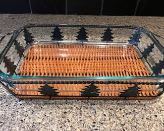 Pyrex glass bakeware with holiday basket