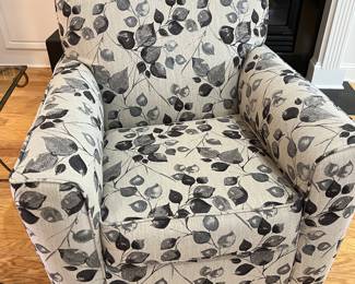 Ashley Furniture swivel accent chair (1 of 2)