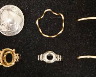 1230	ASSORTED RINGS INCLUDING GOLD FILLED, BUFFALO NICKEL AND MORE
