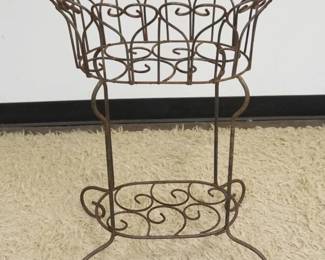 1175	WROUGHT METAL HEART SHAPED PLANT STAND, APPROXIMATELY 20 IN X 15 IN X 29 IN HIGH
