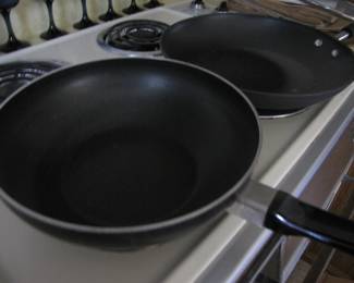 2 Cooking Pans