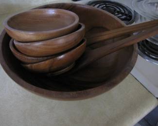 Large Wood Salad Bowl, Mixing Units and 4 Table Bowls