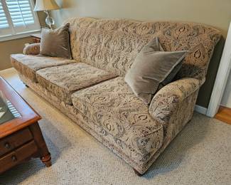 $150 Ethan Allen couch, Fleur de lis patten, 89"