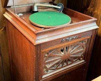 Silvertone Phonograph By Sears, Roebuck co