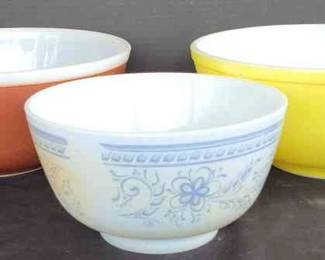 Two Pyrex 404 Mixing Bowls And One Pyrex 478 Bowl