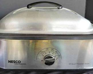 Nesco Professional 18Quart Roaster Oven Powers On