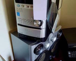Sony 5 Disc Player with Speakers & Remote