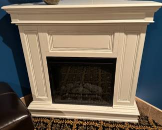 Electric fireplace (corner fit)