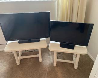 Medium Sized Flatscreen TVs & Tables