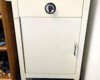 Vintage Steel Single Drawer Medical Cabinet, 32.5" x 22.5" x 16"