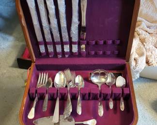 Felt Line Flatware Box Including Oneida Community Tudor Plate Flatware, Avon Silverplate Spoons And Butter Knives, And Pearl Handle Serving Pieces And More, Approx Qty 30 Pieces