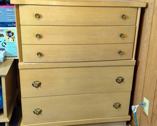 Harmony House Mid Century 4 Drawer Chest Of Drawers, 42" X 36" X 18"