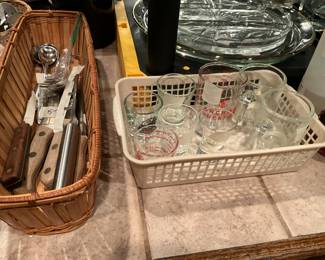More kitchen utensils + small glasses