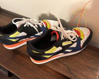 Reebok NIB size 8 shoes