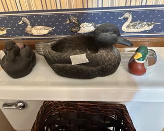 Ducks on master toilet 