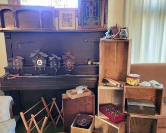 Cuckoo clocks, various conditions. Rustic boxes and decorative elements. Clock making/repair hobbyist