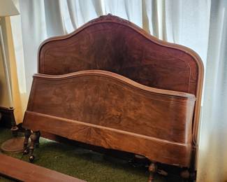 Antique curved bed (leg needs glued) does not affect the structure. 