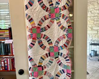 Beautiful Wedding Ring Quilt