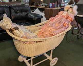 Antique Baby Bassinet - Collectable Dolls