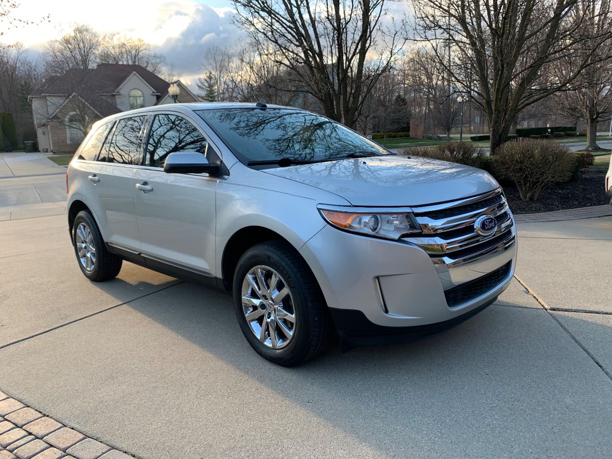 Info 
2013 Ford Edge Limited
89,000 miles

None Smoker
Garage Kept
Everything Works
Recent tires and maintenance 