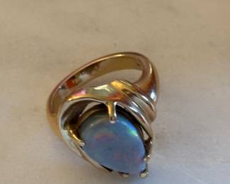 Gorgeous gold opal ring