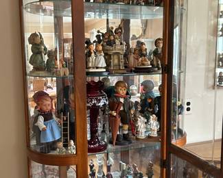Large collection of Hummel figurines - Rare pieces. 