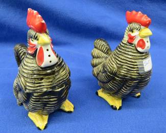 Lot 67. Chicken-themed salt and pepper shakers