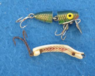 Lot 178. Two 1 1/4" Fly Rod Baits. The jointed bait is a Rocky. The other bait is unidentified.