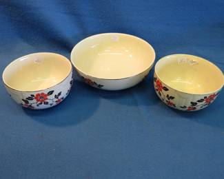 Lot 391. Three Hall's Red Poppy bowls in excellent condition: 9" and two 6"