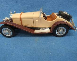 Lot 288. Burago 1928 Mercedes Benz SSK.  1:18 scale die-cast car