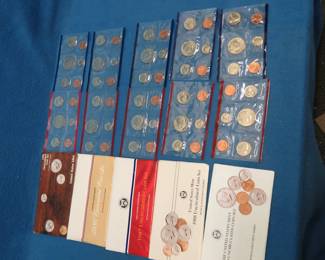 Lot 154. 1985, 1986, 1987, 1988, and 1999 US Mint Uncirculated Coin Sets