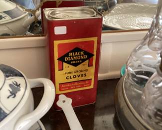 Vintage spice tin