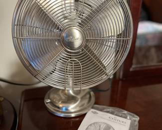 Hunter tabletop fan