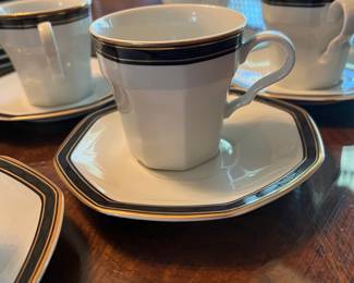 Christopher Stuart black dress china
8 place settings