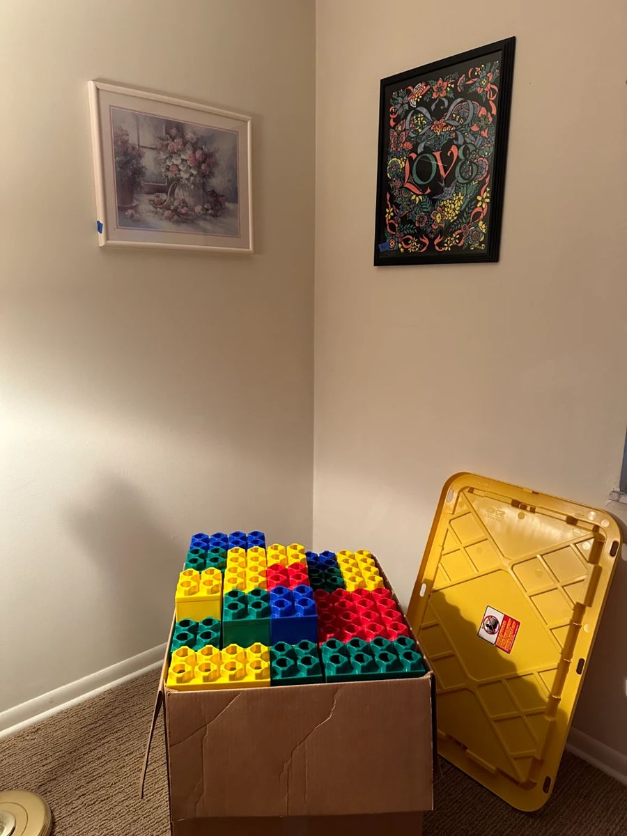 OPTIONS Estate Sales Pyrex, Keyboards,... starts on 4/13/2024