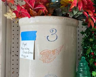 Redwing #3 Crock. Great condition.