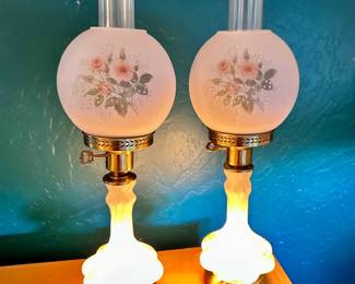Available as a pair / has base light & globe light / upstairs Nice ….