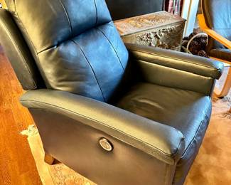 Push button recliner
