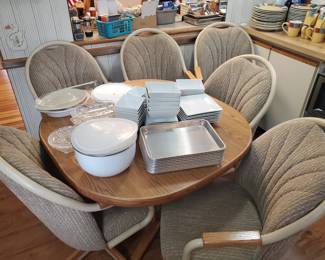 Kitchen table(on wheels) with (6) chairs