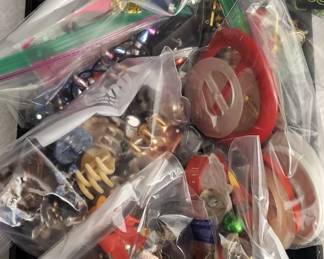 Misc broken beads etc jewelry