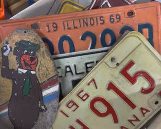 Numerous lisence plates