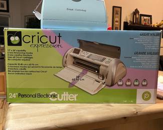 Cricut Expressions & Cuttlebug machines