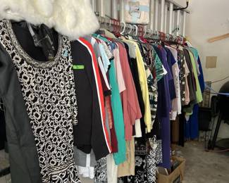 Women’s clothing. Size Med to 2X