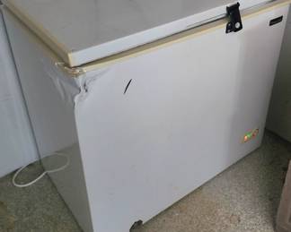 Chest freezer
