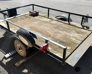 2015 Homemade Utility Trailer VIN# DRXMVB000341332MO, Approx 8'L x 6'W With 4' Tongue, Broken Trailer Light, New Replacement Lights In Package, With Straps And Bungees