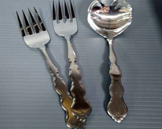 Oneida Distinction Deluxe Flatware Set, Approx 100 Pieces In Naken's Tarnish Proof Chest, And Assorted Napkin Rings, And Coasters