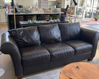 Lovely leather sofa (Cat damage)